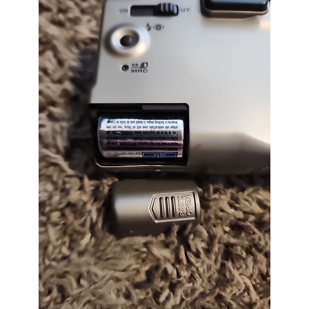 Canon ELPH 370Z 35mm Point & Shoot Film Camera | Case | EUC - Picture 4 of 8